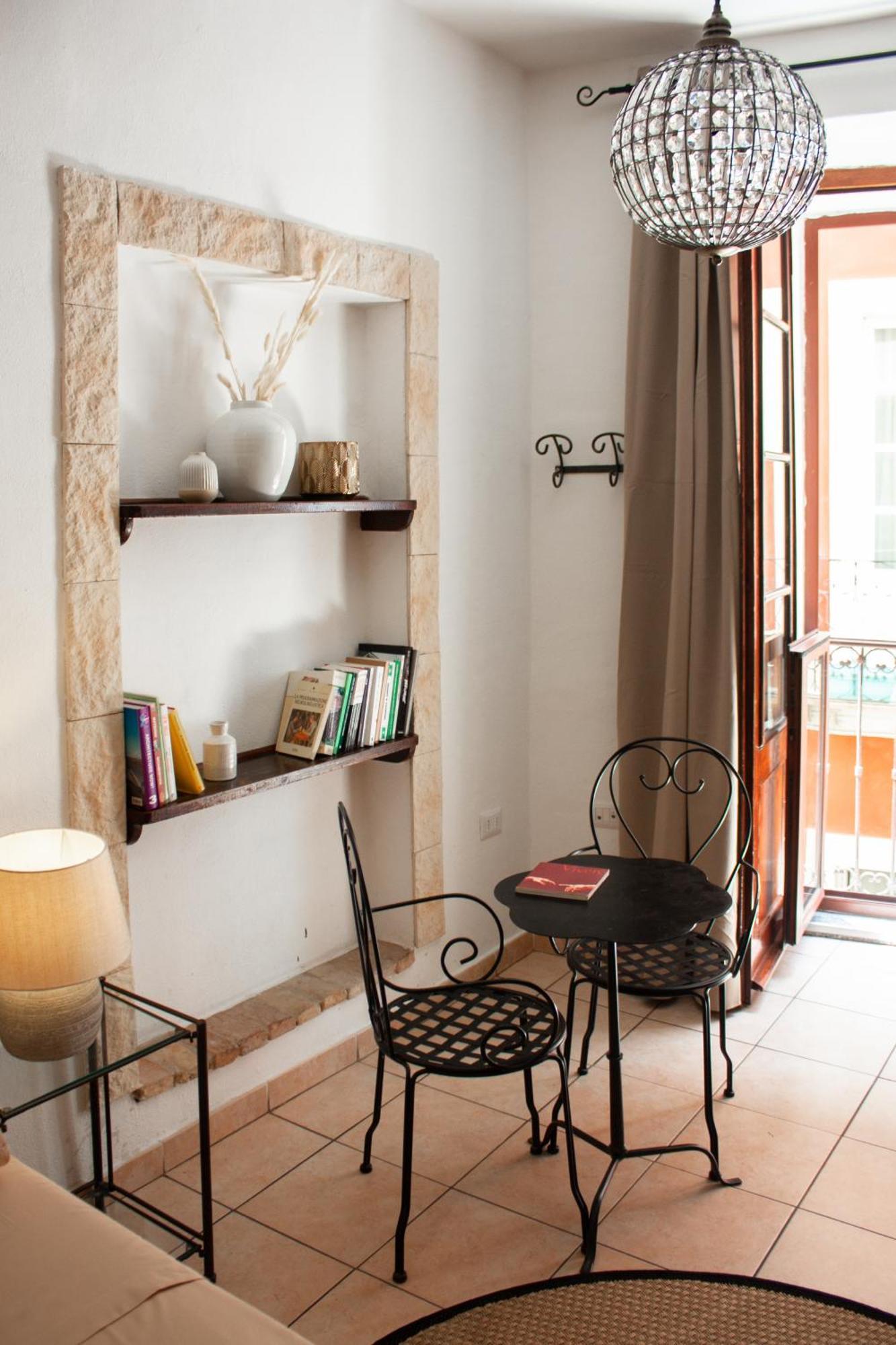 Castello'S Rooms Cagliari Exterior photo